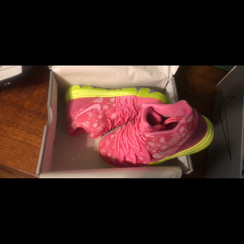 Nike Kyrie Spongebob Collection Kids Patrick Shoes